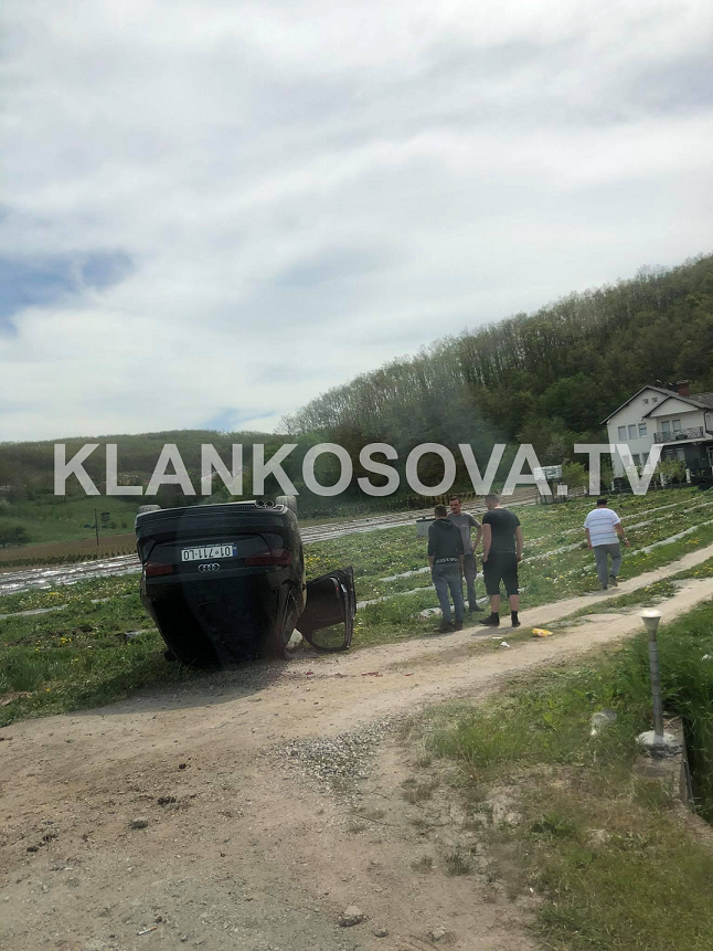 Rrotullohet një veturë në rrugën Prishtinë-Podujevë