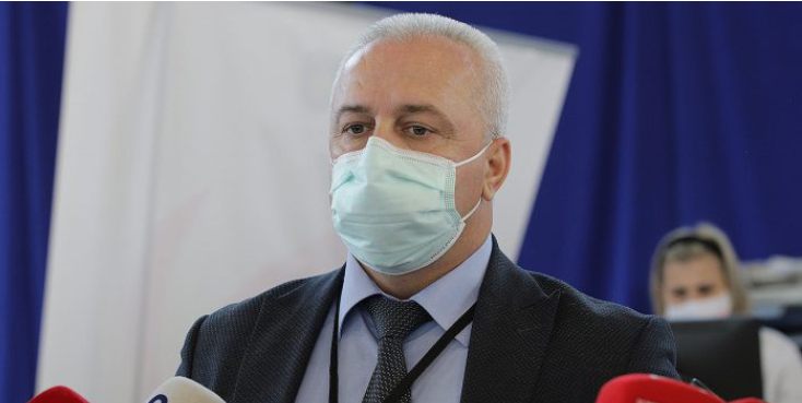 Vaksinohen rreth 300 mjekë dhe infermierë në Prishtinë