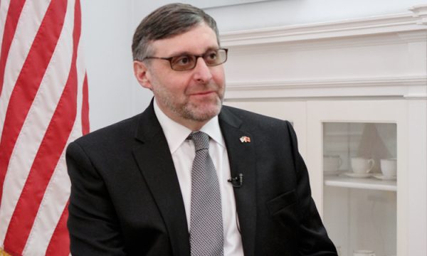 Palmer në Beograd për arritjen e marrëveshjes Kosovë-Serbi