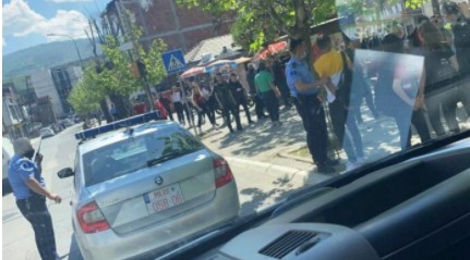 Rrahen mes vete 3 të rinj në Prizren, njëri përfundon në spital