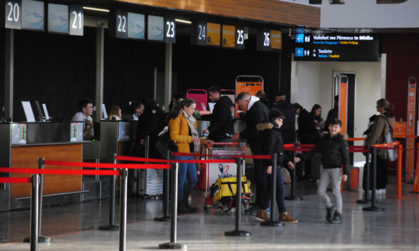 Shtohet fluksi i udhëtarëve në Aeroportin e Prishtinës, shkak festa e Bajramit