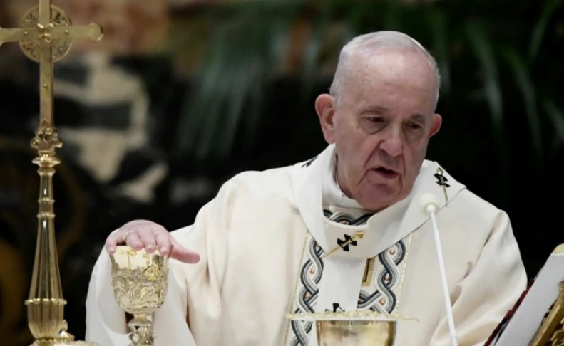 Papa Françesku bën thirrje për dhënien fund të luftimeve në Izrael dhe Gaza