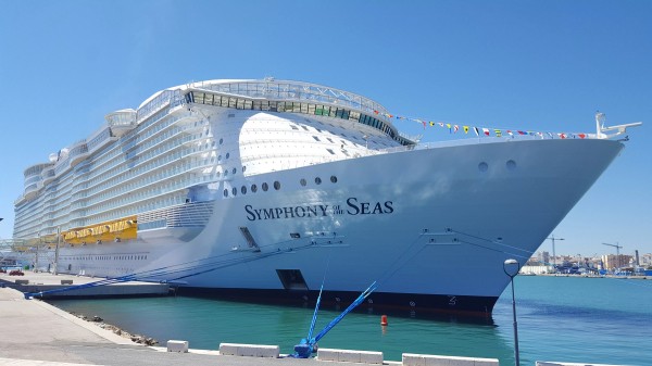 Spanja rihap portet për anijet turistike