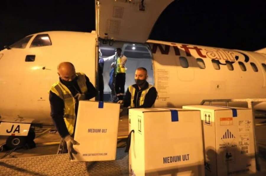 Në Shqipëri arrijnë edhe 11.700 doza të vaksinës antiCOVID