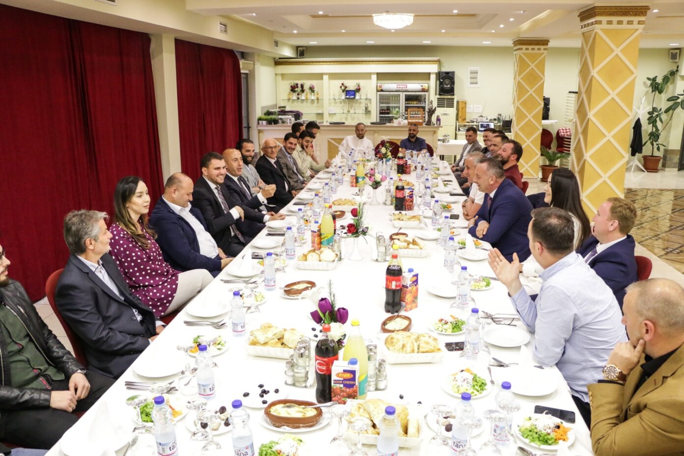 Haradinaj me zyrtarë të AAK-së u pritën sonte për iftar në Prizren
