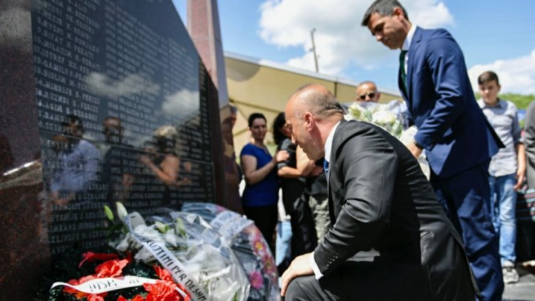 Haradinaj në 22-vjetorin e masakrës së Studimes: Krimet serbe kanë mbetur të pandëshkuara