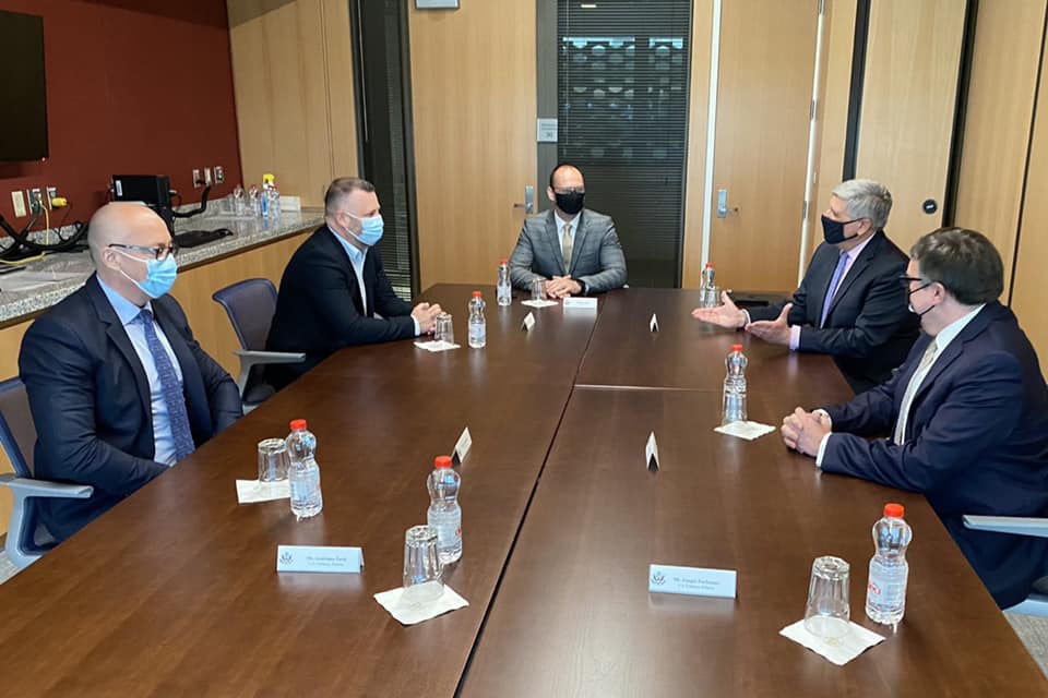 Lista Serbe ia përmend Palmerit dialogun, kishat dhe Asociacionin