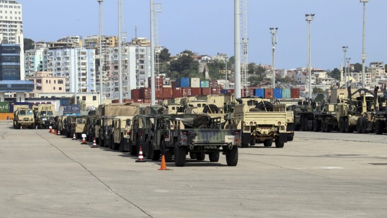 NATO zbarkon sasi të mëdha armatimi në Shqipëri, kjo është arsyeja