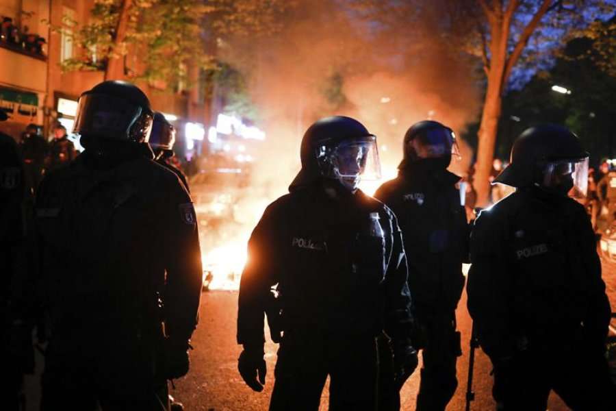 Mbi 50 policë të plagosur në protestat e 1 Majit në Berlin
