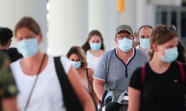 Gjermanët duan t’i mbajnë maskat edhe pas pandemisë