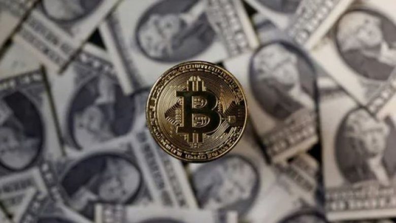 Gjendet i vdekur miliarderi i Bitcoinit, tregu i kriptomonedhave rrezikon të zhduket