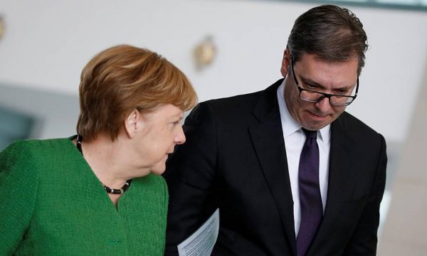 Vuçiq thotë se do të bisedojë me Merkelin për çështjen e Kosovës