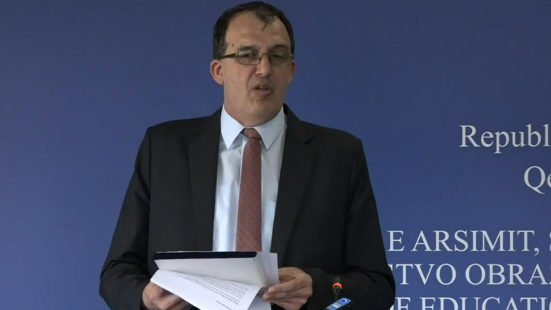 Pupovci: Testi i Maturës pa telefona, dënime deri në 3 mijë euro e ndjekje penale, për t’i parandaluar keqpërdorimet
