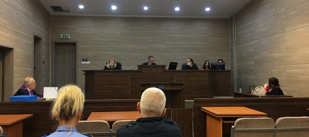 Mori para duke u prezantuar rrejshëm si pjesëtar i FSK-së që mund të ndihmojë për shërimin e të dëmtuarës, dënohet me 1 vit burgim me kusht e 2,000 euro gjobë