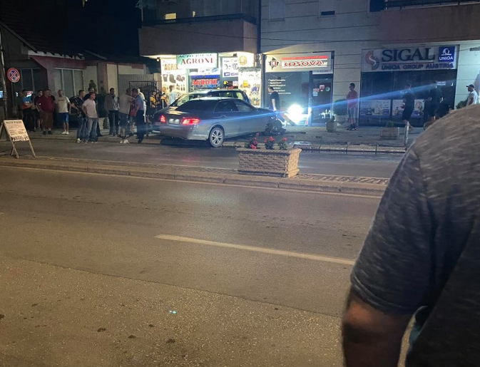 Detaje të reja për aksidentin e tmerrshëm në Mitrovicë: Pesë këmbësorë u goditën nga vetura