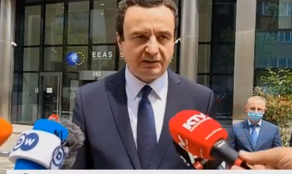 Albin Kurti tregon katër propozimet që ia bëri Vuçiqit sot në Bruksel