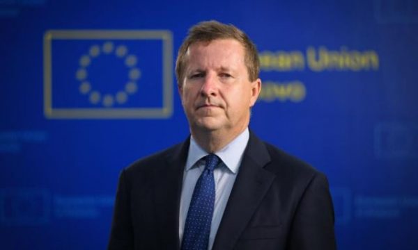Szunyogu viziton sot veriun e Kosovës
