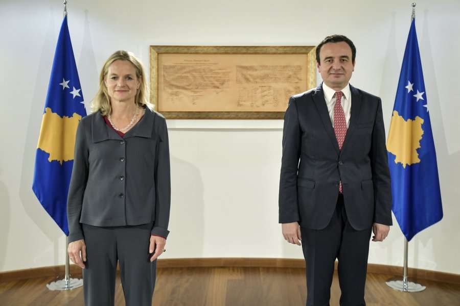 Kurti- Von Cramonit: Serbia duhet të tregojë për vendndodhjen e varrezave masive