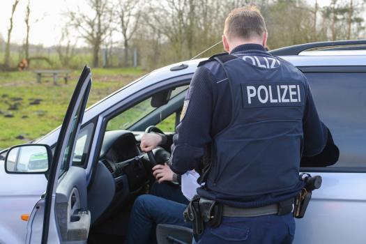 Policia gjermane ndalon 4 kosovarë në kufi, po tentonin të hynin në Gjermani me pasaporta të falsifikuara