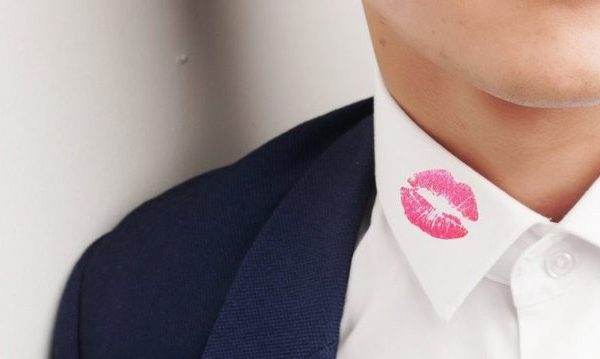 Gruaja nga Fushë-Kosova kishte lidhje jashtëmartesore, tani shantazhohet për publikimin e fotove intime