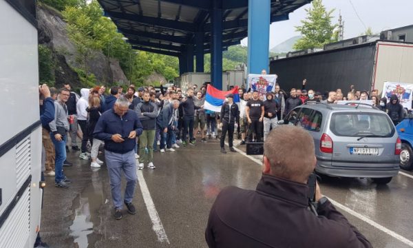MPJ sqaron pse nuk u lejuan të hyjnë autobusët me serbë