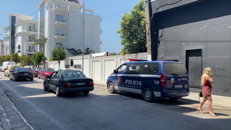 Plumba drejt lokalit në Sarandë/ Plagoset administratori dhe një kalimtar në zonën plot turistë