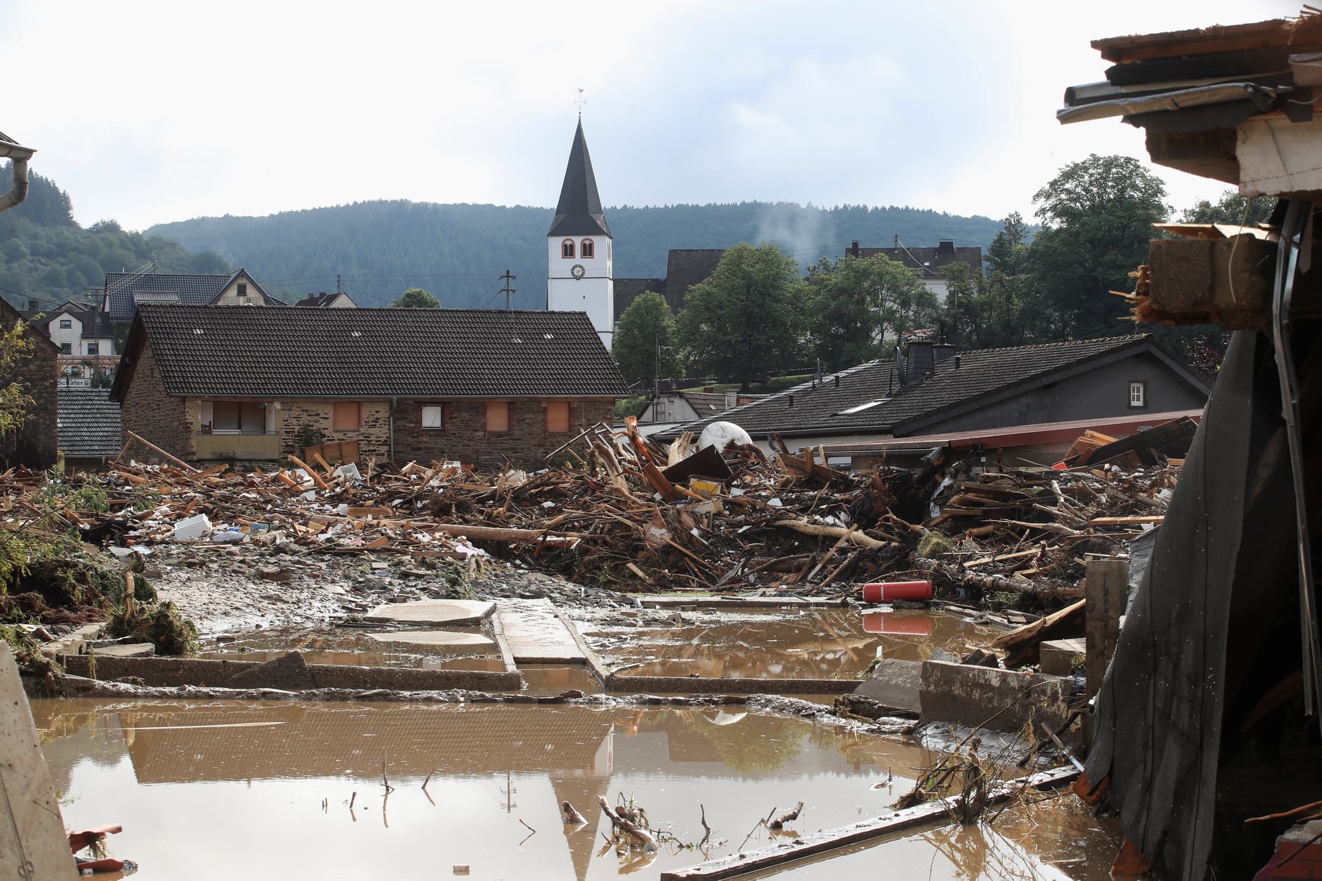 Shkon në 42 numri i të vdekurve nga vërshimet në Gjermani