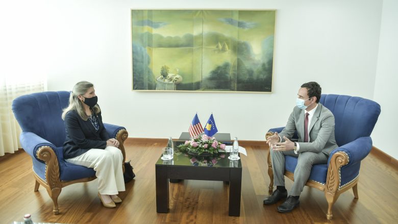 Kurti në takim me senatoren Ernst: Kosova e përkushtuar për të forcuar partneritetin me shtetin e Iowa-s