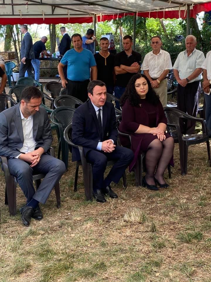 Osmani, Konjufca dhe Kurti shkojnë në Gjakovë për ngushëllime