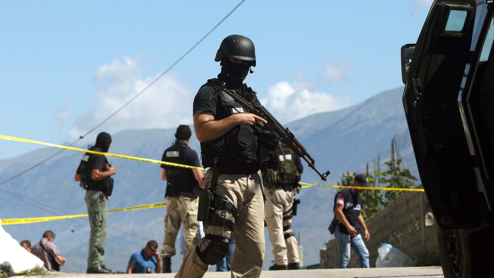 Dhjetëra të arrestuar në Shqipëri për trafik droge dhe korrupsion