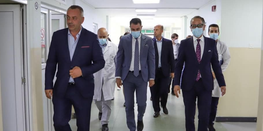 Vitia e Krasniqi vizitojnë Deçanin, Ramosaj i njofton për gjendjen me të helmuarit