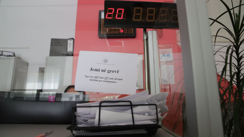 Vazhdon greva me orar të plotë e punëtorëve të ATK-së, nuk ofrohen shërbime për tatimpaguesit