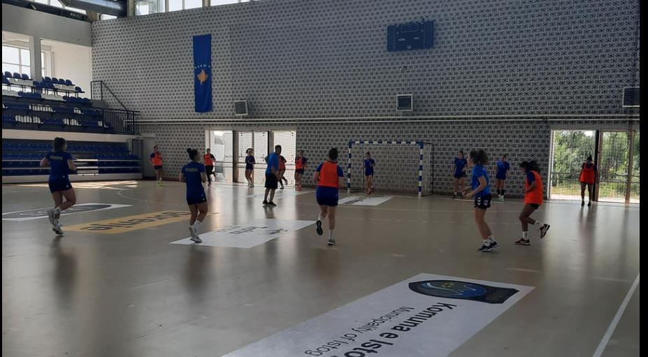 Kosova U19 në hendboll bëri sot përgatitjet e fundit para fillimit të Kampionatit Evropian