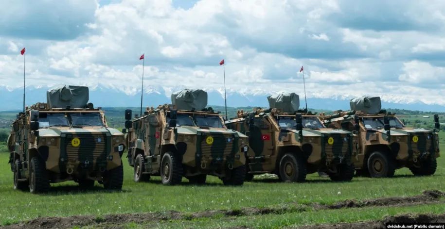 Kosova siguron nga Turqia automjetet ushtarake Vuran