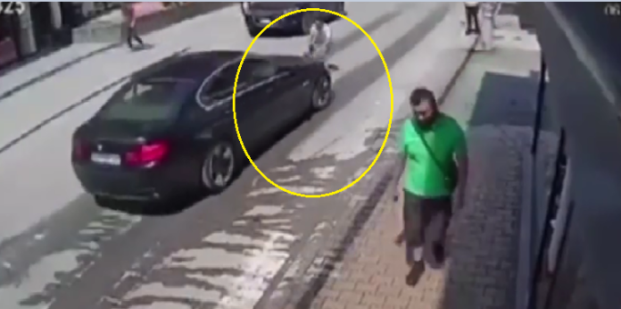 Qytetari në Gjilan inskenon aksidentin: Vrapon dhe hidhet drejt BMW-së