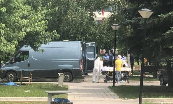 ​Një vit nga vdekjet e dyshimta në Infektivë, familjarët duan të vërtetën, Prokuroria ende s’i ka mbyllur hetimet