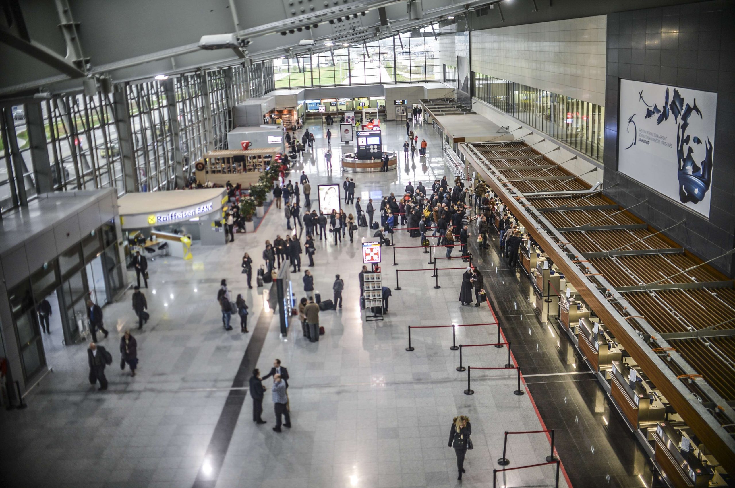 Mërgimtarët ankohen për çmimin e lartë të biletave të aeroplanit