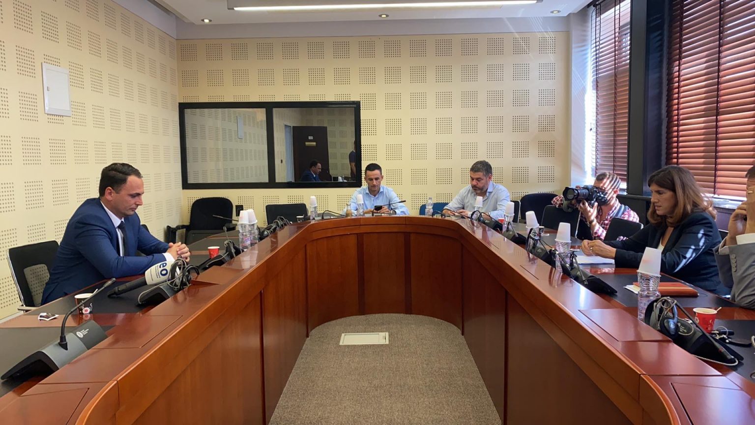 Kreu i AKI-së raporton në komisionin për mbikëqyrjen e këtij institucioni