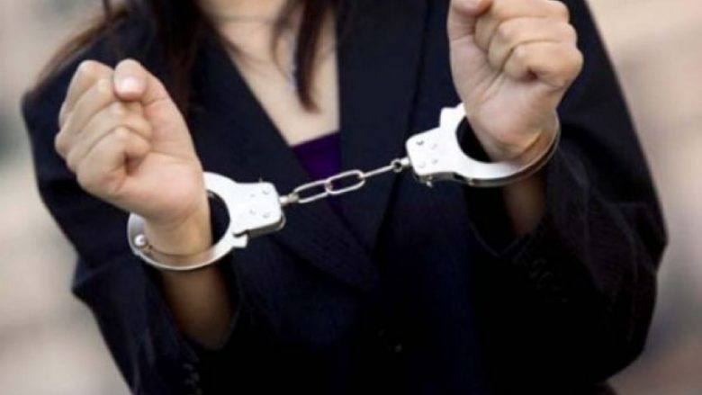 U prezantua rrejshëm si zyrtare e Prokurorisë, arrestohet 23 vjeçarja nga Mitrovica