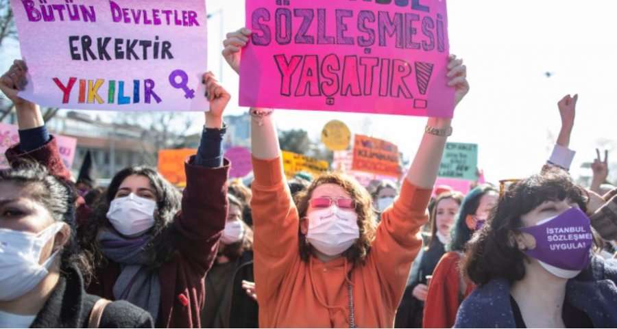 Protesta në Turqi pas tërheqjes nga Konventa e Stambollit