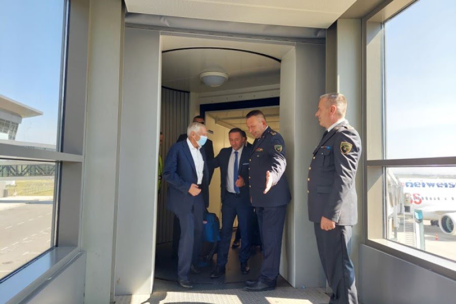 Gjenerali amerikan Clark arrin në Kosovë