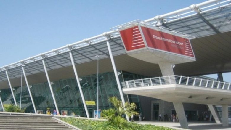 Arrestohet një 42-vjeçare në Rinas, goditi punëtoren e një kompanie ajrore