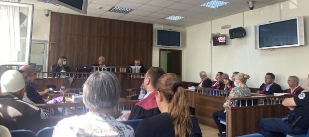 Shikohen disa CD lidhur me rastin e vrasjes në Suharekë, njëri i akuzuar thotë se kufoma e të ndjerit ishte në veturën e tij