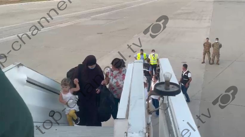Nisen për në Tiranë 19 gra dhe fëmijë shqiptarë të shpëtuar nga Siria