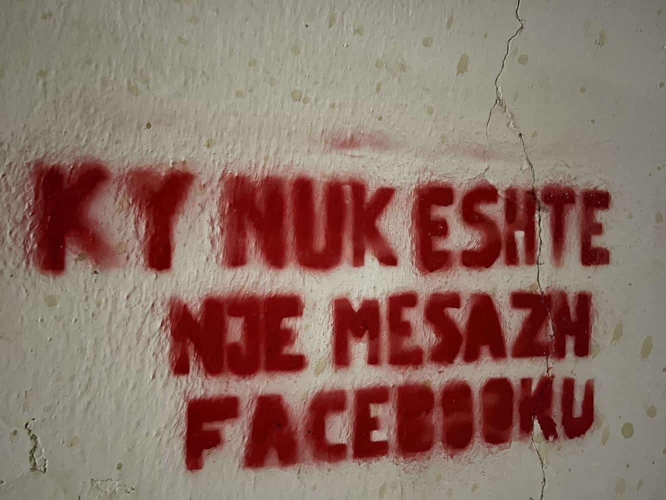 Gaz lotsjellës në koncertin e Bregoviq, tifozat Kuq e Zi: Ky nuk është një mesazh Facebook-u