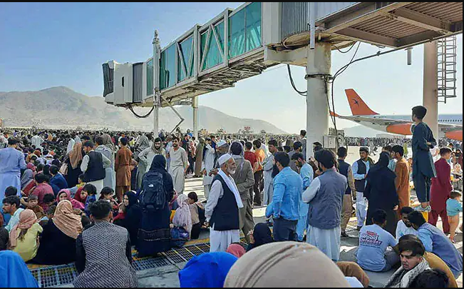 Kaos në aeroportin e Kabulit, vdesin 5 persona