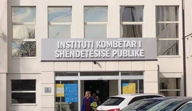 Në grevë edhe punëtorët e IKSHPK-së, ende nuk publikohet raporti 24-orësh për COVID