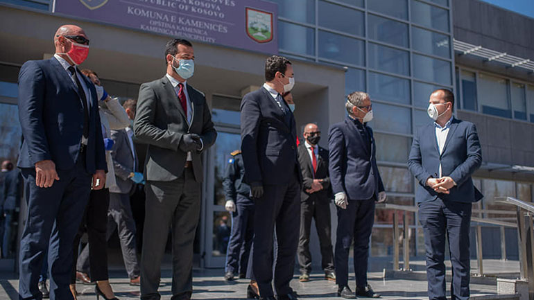 Pas 13 shtatorit, zyrtarët publikë duhet të kenë kartelën e vaksinës ose testin për COVID-19