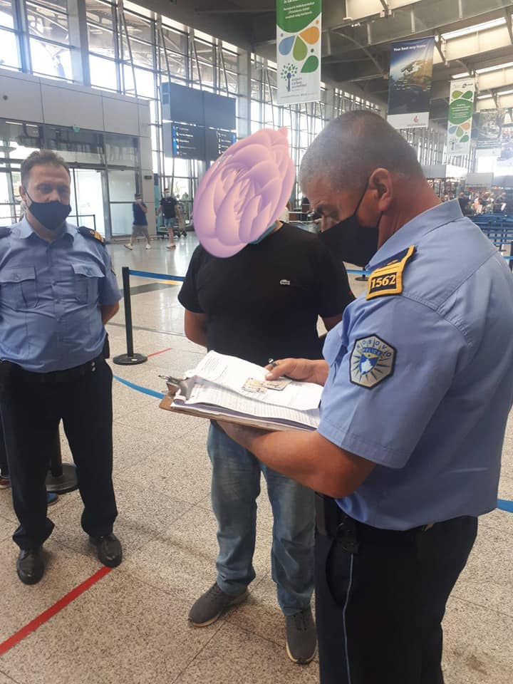 Situata me COVID-19: Policia bën inspektime edhe në aeroport