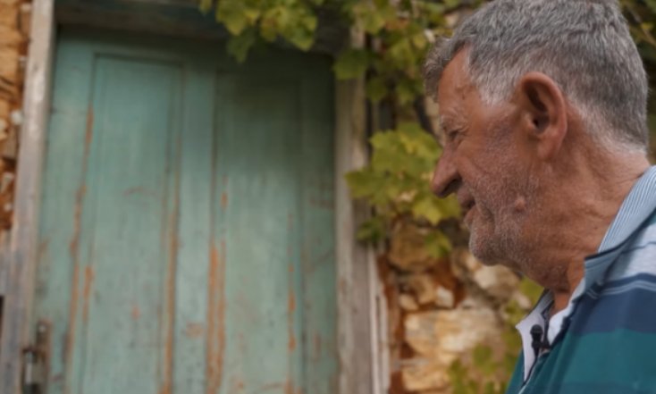 Ushtarit që ia vranë gruan dhe vajzën rrëfen se si u bë nënë e baba për fëmijët e mbetur